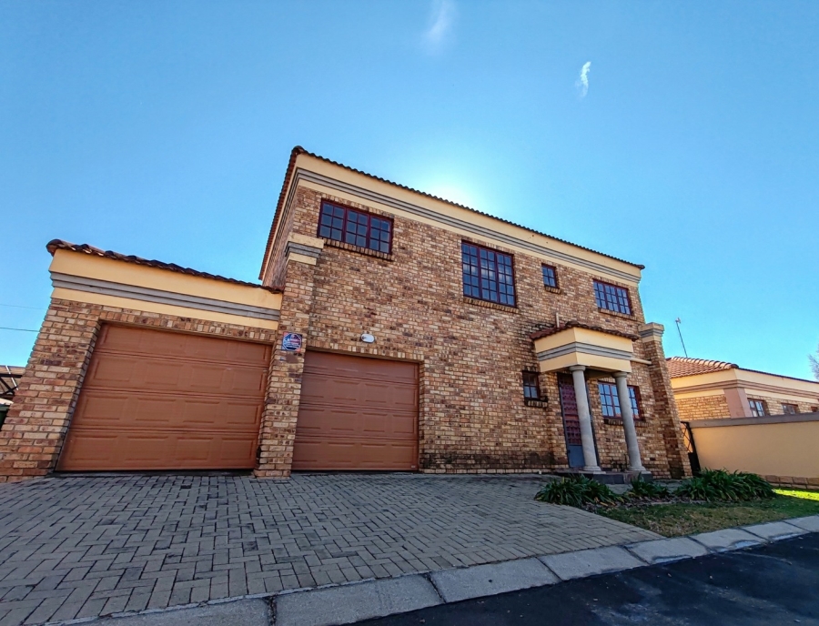 3 Bedroom Property for Sale in Grimbeeck Park North West